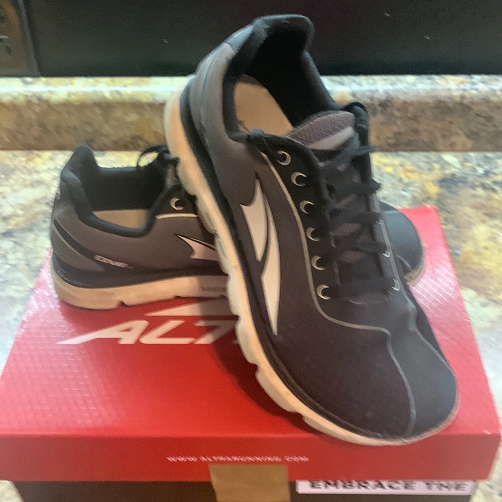 Altra One 2.5 W9